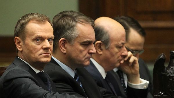 Premier Donald Tusk oraz ministrowie: Jan  Rostowski, Waldemar Pawlak oraz Radosław Sikorski
