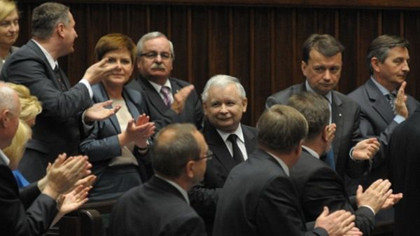 Jarosław Kaczyński w towarzystwie polityków PiS