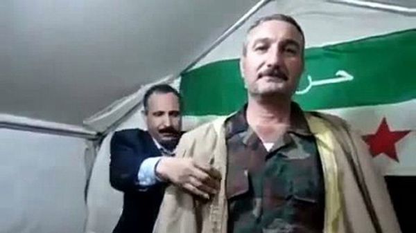 Riad al-Asaad (na pierwszym planie)