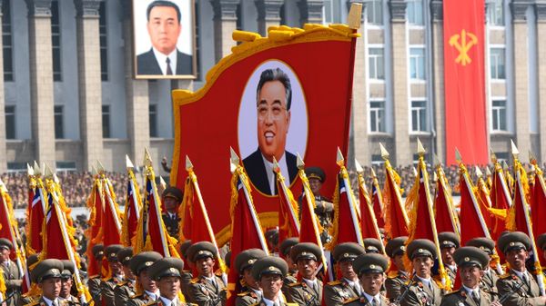 Parada na cześć Kim Ir Sena
