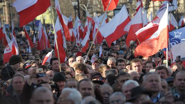 Tysiące Polaków uczestniczyło w obchodach 2. rocznicy Smoleńska