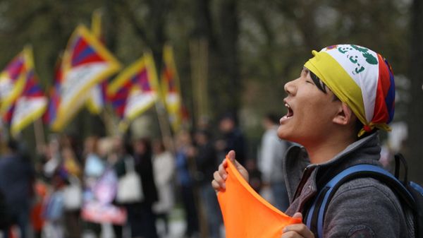 Protybetańska pikieta przed kancelarią premiera