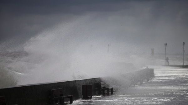 Na Wybrzeżu wieje z prędkością 100 km/h