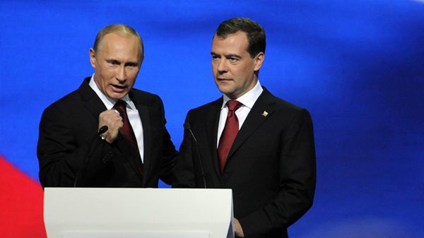 Władimir Putin i Dmitrij Miedwiediew