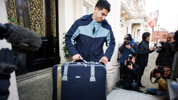 Irańczycy opuszczają ambasadę w Londynie