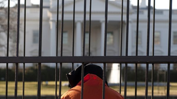 Protest przeciw Guantanamo pod Białym Domem
