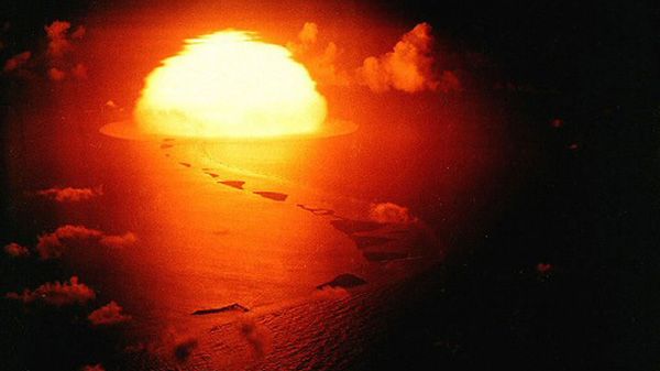 Eksplozja amerykańskiej bomby termojądrowej w rejonie atolu Eniwetok