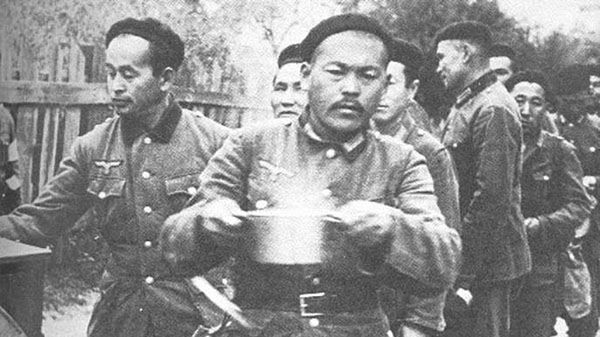 13 lutego 1942 roku w Legionowie sformowany został Legion Turkiestański