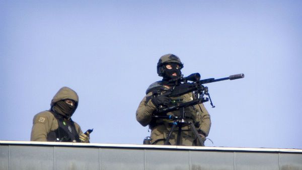 Policyjni snajperzy po ostatnim zamachu w Kopenhadze