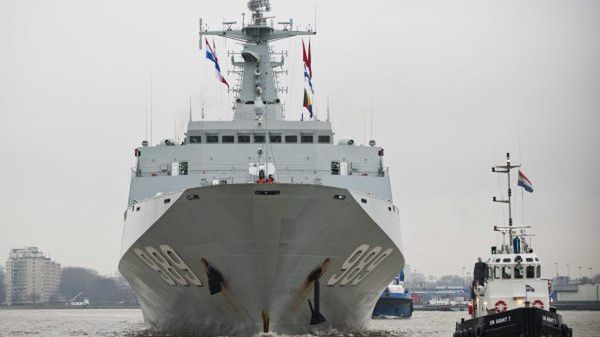 Chiński okręt desantowy LPD 989