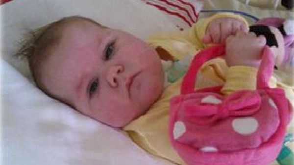 Mała Zosia choruje na nieuleczalną chorobę