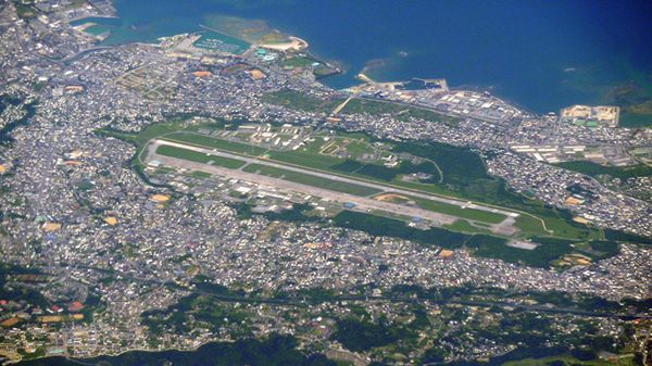 Baza lotnicza Futenma na Okinawie należąca do Korpusu Piechoty Morskiej Stanów Zjednoczonych