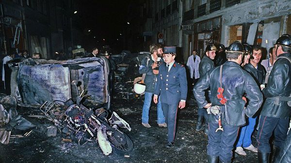 Wybuch bomby w 1980 roku przed synagogą w Paryżu
