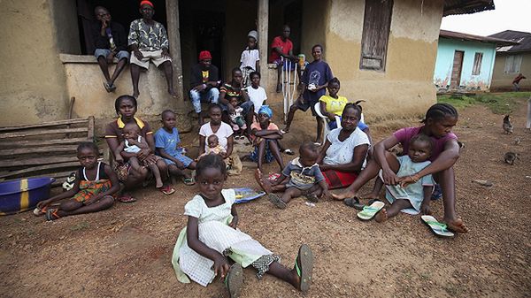 Mieszkańcy Jene Wondi w Liberii poddani kwarantannie