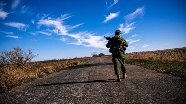 Prorosyjski separatysta na wschodzie Ukrainy