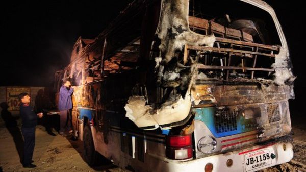 Autobus jechał z Karaczi do Shikarpur w Indiach