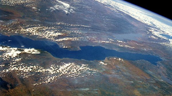 Jezioro Tanganika widziane z kosmosu