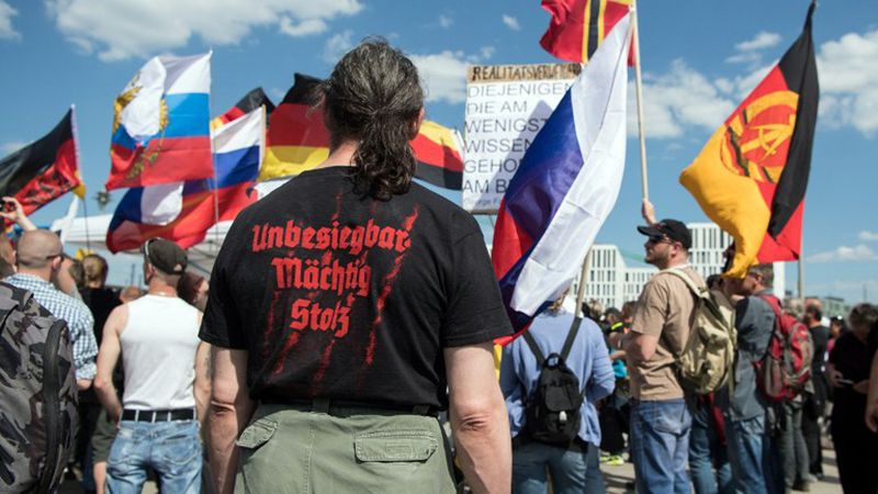 Protest skrajnej prawicy przeciwko polityce migracyjnej rządu Angeli Merkel w Berlinie w maju 2016 r.