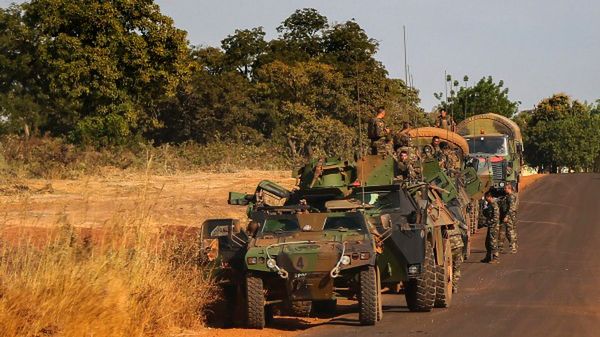 Armię rządową wspiera ponad dwa tysiące żołnierzy z Francji