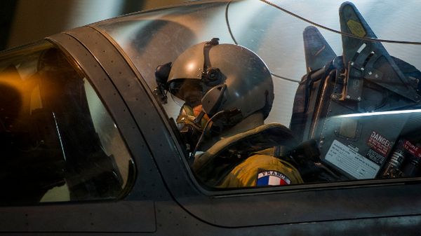 Mirage szykuje się do startu z bazy w Czadzie