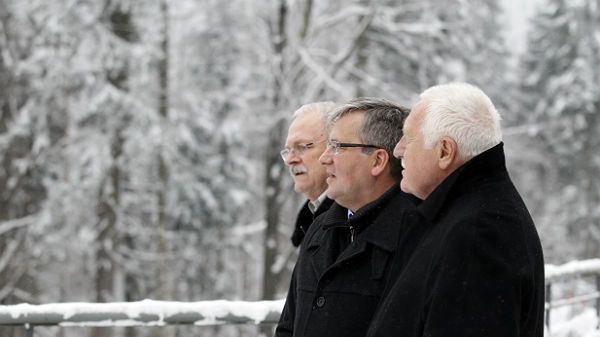 Prezydent Republiki Słowackiej Ivan Gaszparovicz, prezydent RP Bronisław Komorowski oraz prezydent Republiki Czeskiej Vaclac Klaus