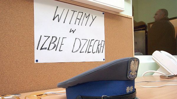 Komenda Główna Policji planuje likwidację 10 policyjnych izb dziecka