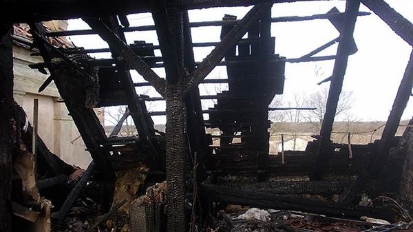 Po pożarze poddasze i dach budynku przestały istnieć