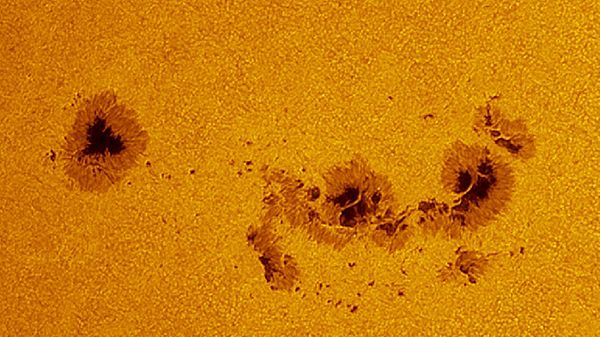 Plama numer 1654 na Słońcu