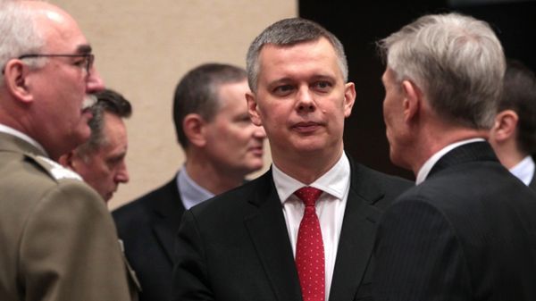 Tomasz Siemoniak podczas spotkania w Brukseli