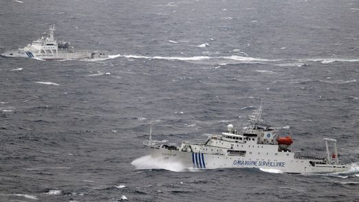 Japońska straż przybrzeżna i chińska jednostka w pobliżu spornych wysp