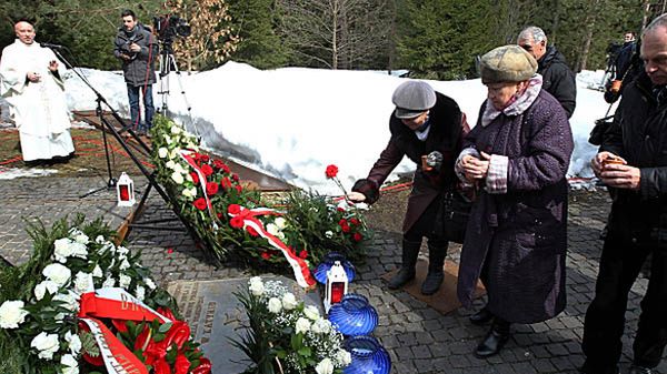 W Lesie Katyńskim oddano hołd ofiarom zbrodni katyńskiej.