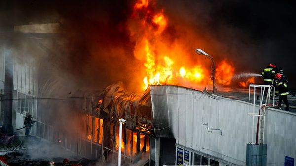 Pożar pawilonu handlowego w Łodzi
