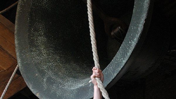 Lina dzwonu może być niebezpieczna dla niedoświadczonego dzwonnika