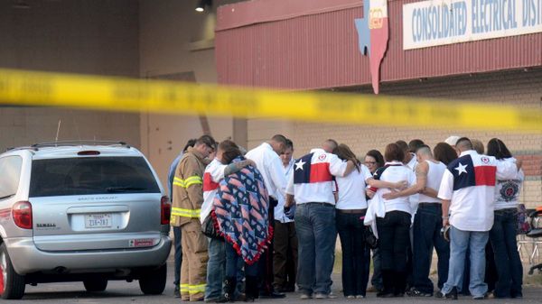 Pociąg towarowy staranował platformę uczestniczącą w paradzie weteranów