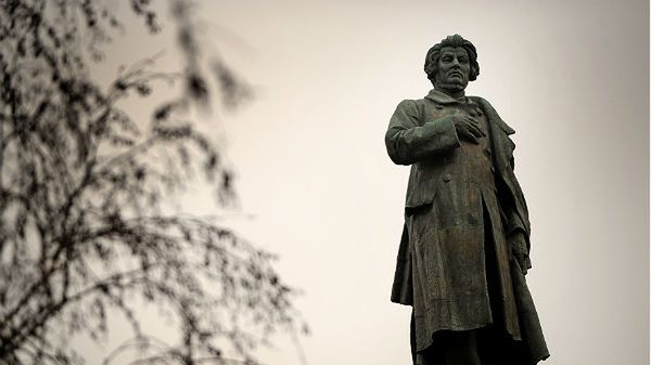 Pomnik Adama Mickiewicza w Warszawie