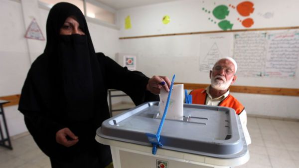 Do urn poszło ok. 55 proc. uprawnionych.