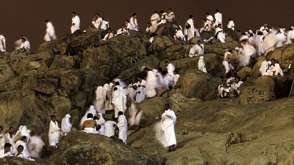 Pielgrzymi na górze Arafat