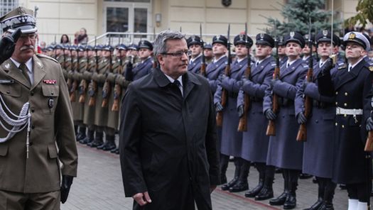 Szef Sztabu Generalnego WP gen. Mieczysław Cieniuch i Bronisław Komorowski