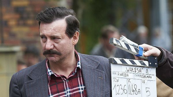 Aktor Robert Więckiewicz w roli Lecha Wałęsy na planie "Wałęsy" Andrzeja Wajdy.