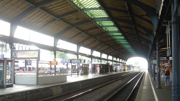Perony na dworcu w Bonn