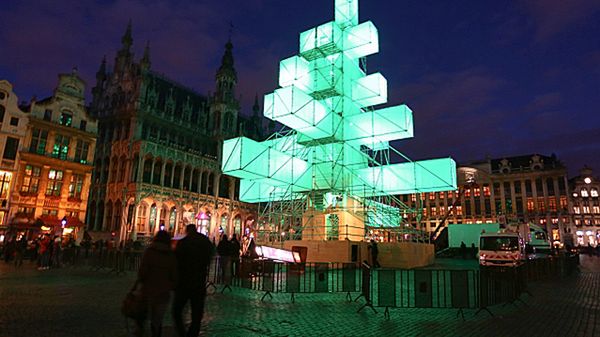 Instalację świetlną krytycy nazwali "apteką"