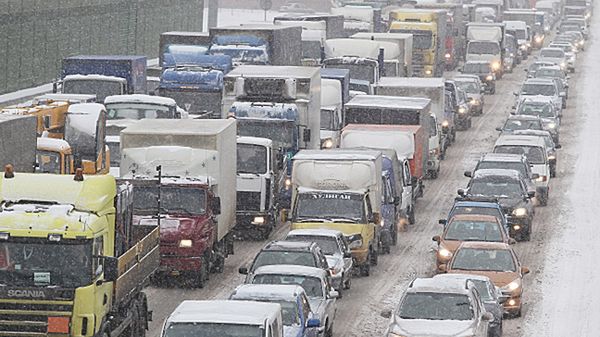 W samochodach utknęło prawie cztery tysiące osób