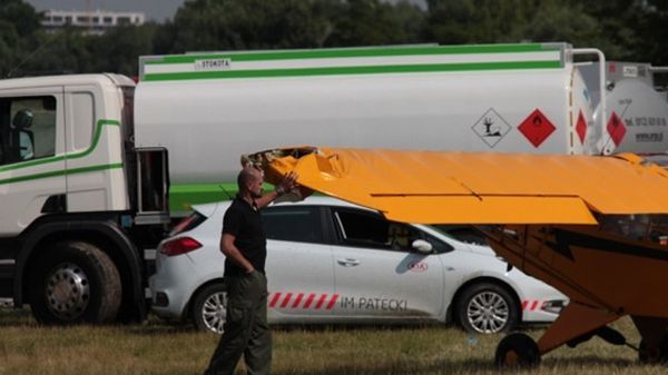Pilot uszkodził skrzydło na Małopolskim Pikniku Lotniczym