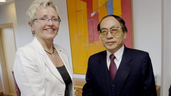 Liu Zhijun i ówczesna minister transportu i komunikacji w Norwegii Liv Signe Navarsete