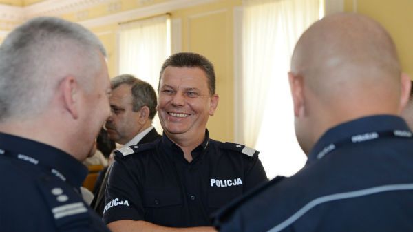 Mirosław Schossler (w środku)