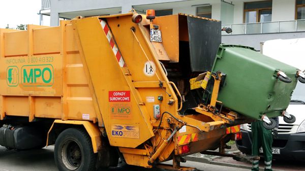 "Rewolucja śmieciowa" w Warszawie na razie się nie udała