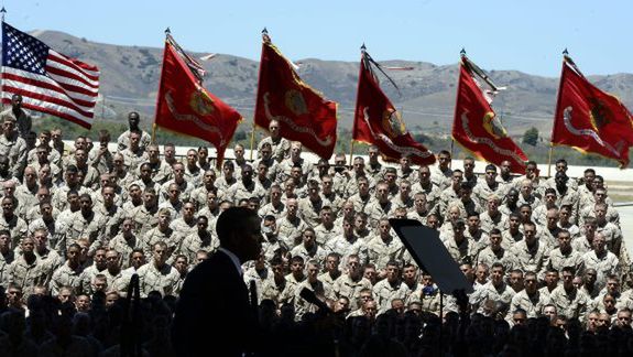 Barack Obama podczas spotkania z żołnierzami w bazie Camp Pendleton w Kalifornii