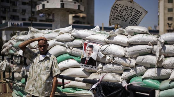 Barykady w obozie zwolenników Mursiego