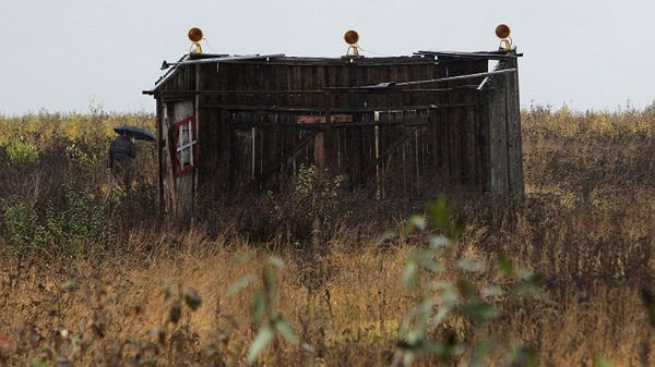 Oświetlenie systemu naprowadzającego samoloty na pas lotniska Siewiernyj w Smoleńsku