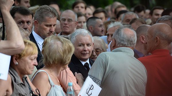 Jarosław Kaczyński podczas obchodów 69. rocznicy wybuchu powstania warszawskiego przed pomnikiem Gloria Victis